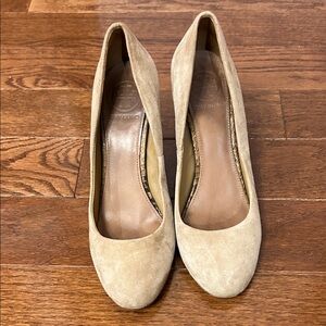 Tory Burch Beige Women's Pumps